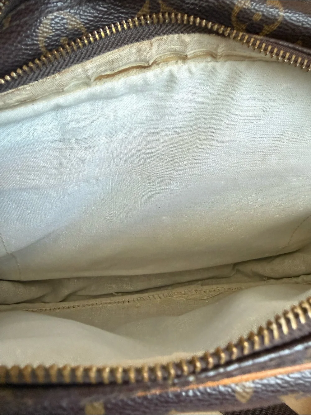 Louis Vuitton Reporter PM Crossbody Bag in Monogram Canvas